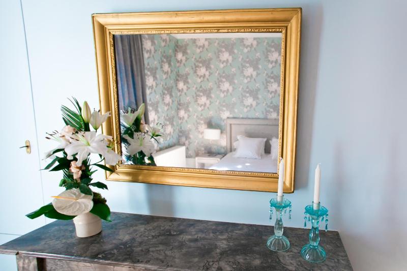 Superior Double or Twin Room with Street View image 3