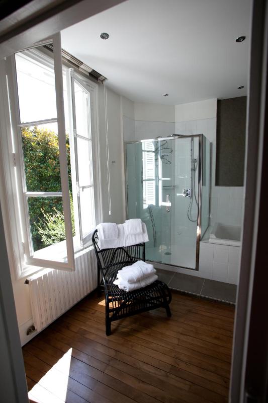 Deluxe Double or Twin Room with Garden View image 3