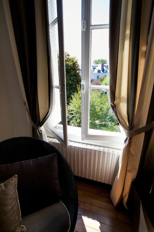 Deluxe Double or Twin Room with Garden View image 2