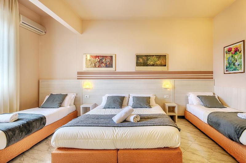 Quadruple Room image 3
