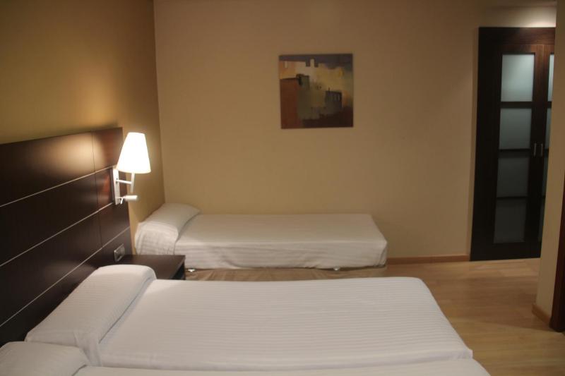 Double Room with Extra Bed image 4