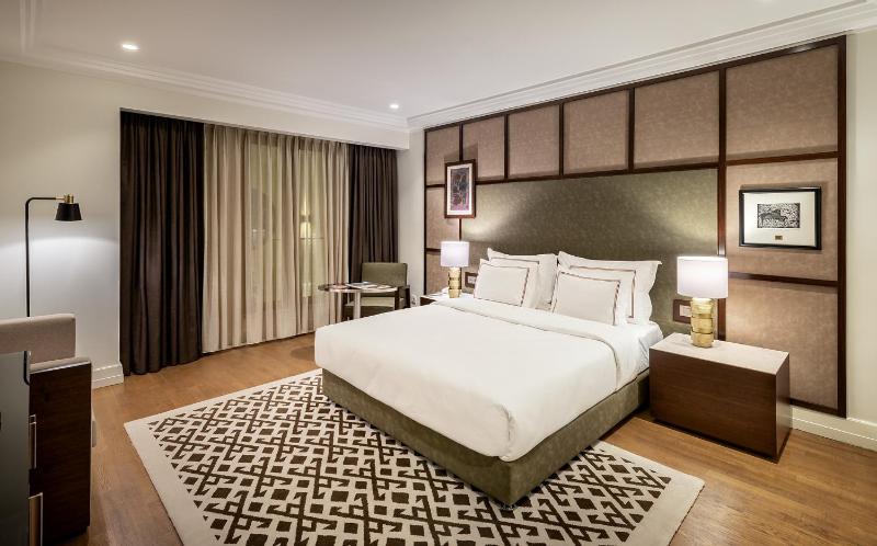 Atrium Superior King Room image 3