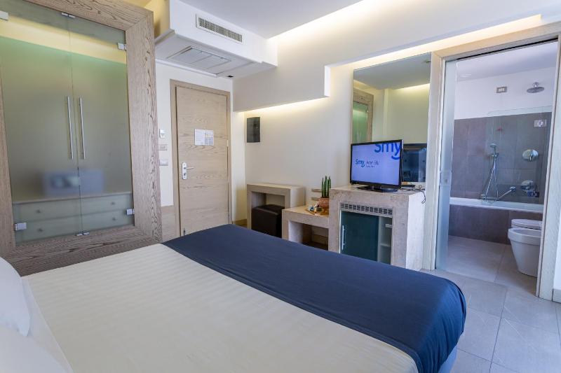 Double or Twin Room with Balcony image 1