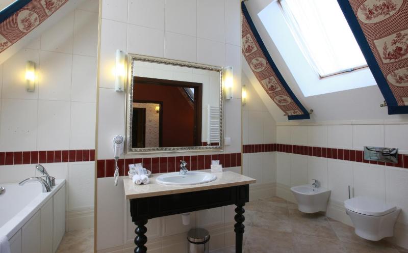 Royal Suite image 3