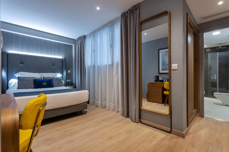 Interior Double Room Single Use image 2