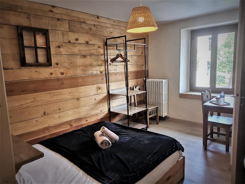 Standard Double Room image 3