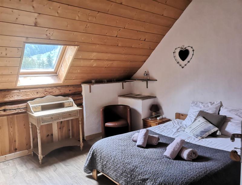 Double Room image 3
