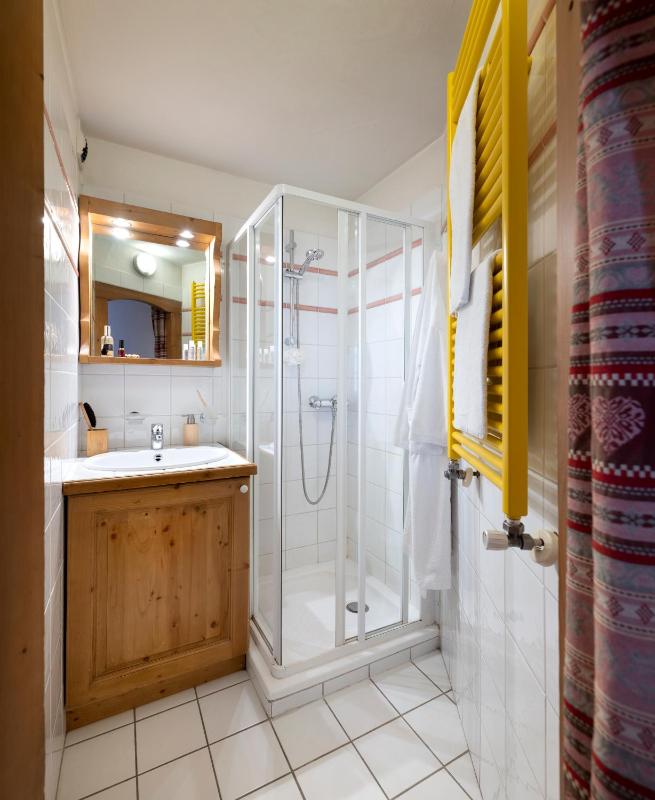 One-Bedroom Apartment with Sleeping Alcove image 2