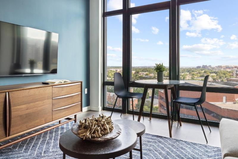 One-Bedroom Apartment image 2