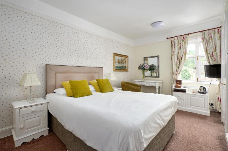 Double Room with Private Bathroom image 1