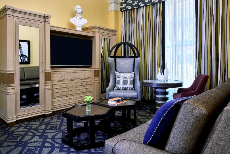 Mediterranean King Suite image 1