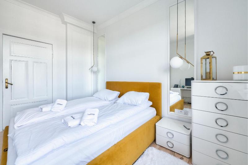 Apartment Golden Loft Sopot by Noclegi Renters - image 15