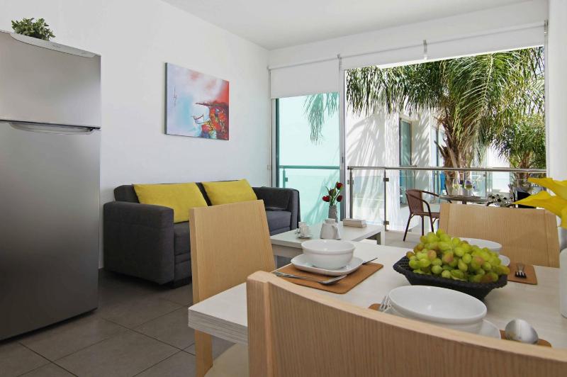 Niovi - Coralli Beachfront Apartment - image 5