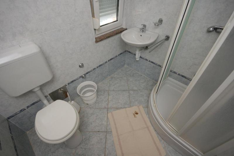 Double Room image 3