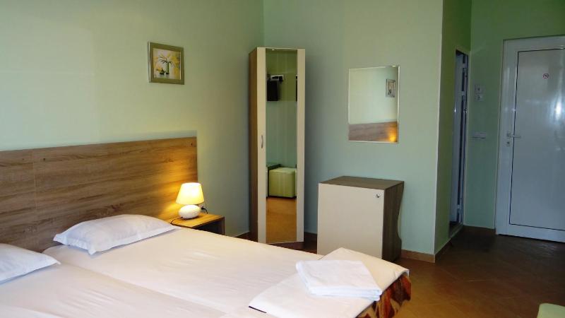 Guest Rooms Kom - image 3