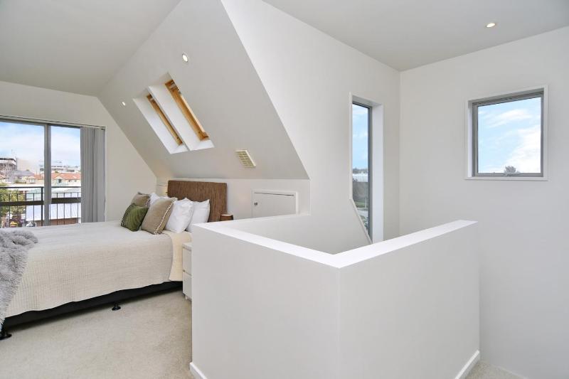 Regents 94 - Christchurch Holiday Homes - image 4