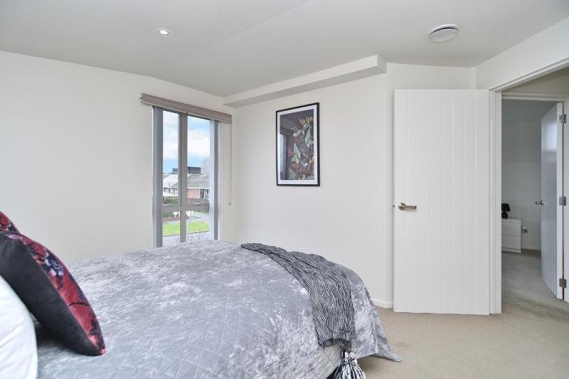Regents 94 - Christchurch Holiday Homes - image 15