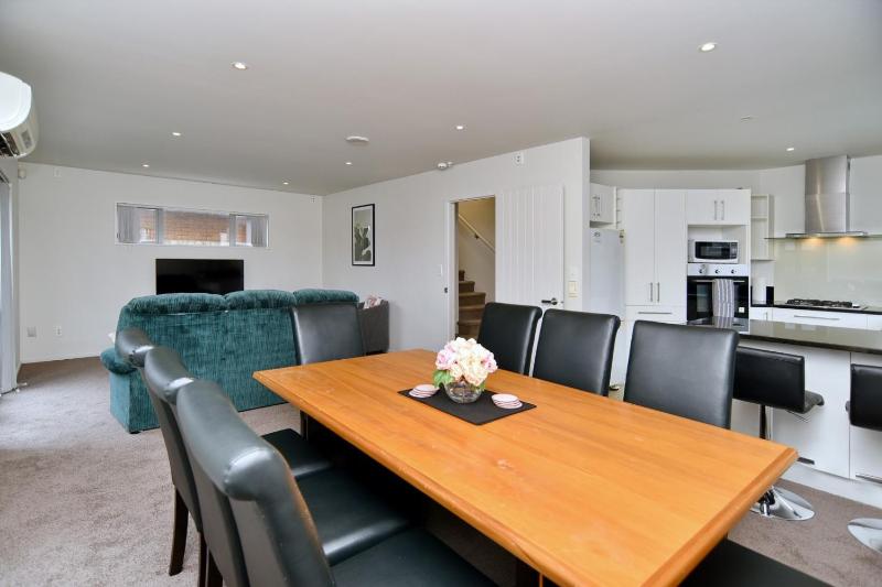 Regents 94 - Christchurch Holiday Homes - image 35