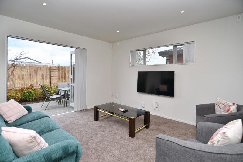 Regents 94 - Christchurch Holiday Homes - image 42