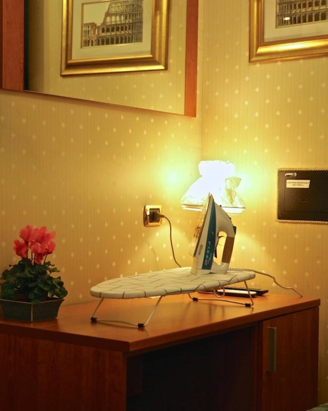 Double Room image 4