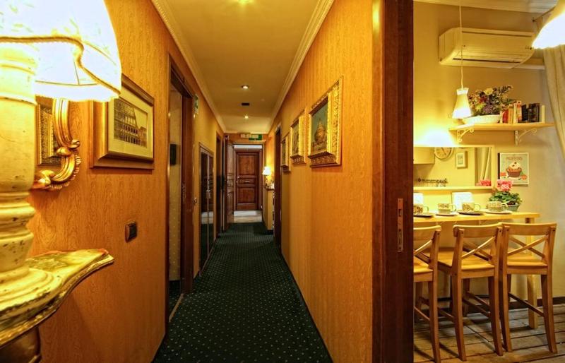 Double Room image 2