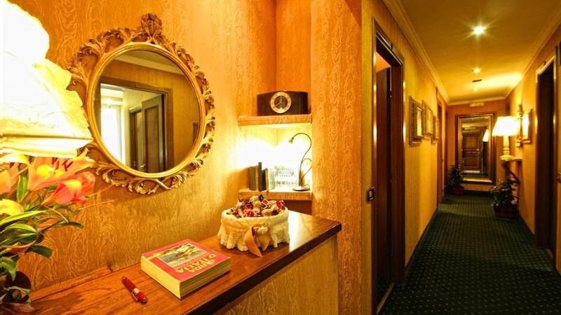 Double Room image 3