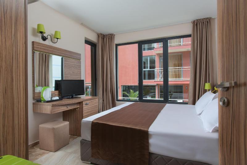 Tia Maria is situated in the southern part of the Sunny Beach Resort - image 21