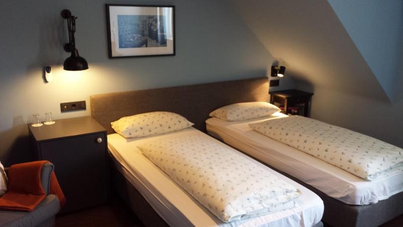 Twin Room image 2