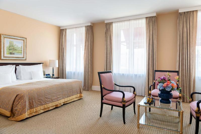 Executive Double or Twin Room with City View image 3
