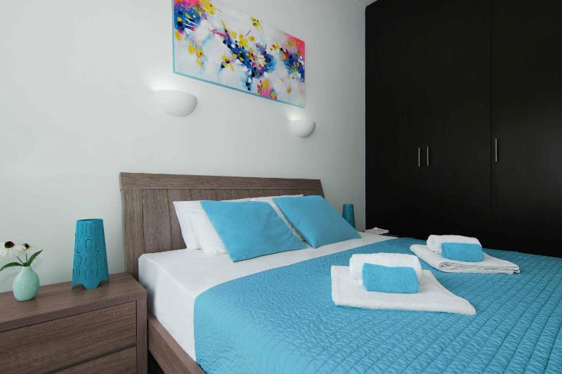 DIANA - Coralli Beachfront Apartment - image 15
