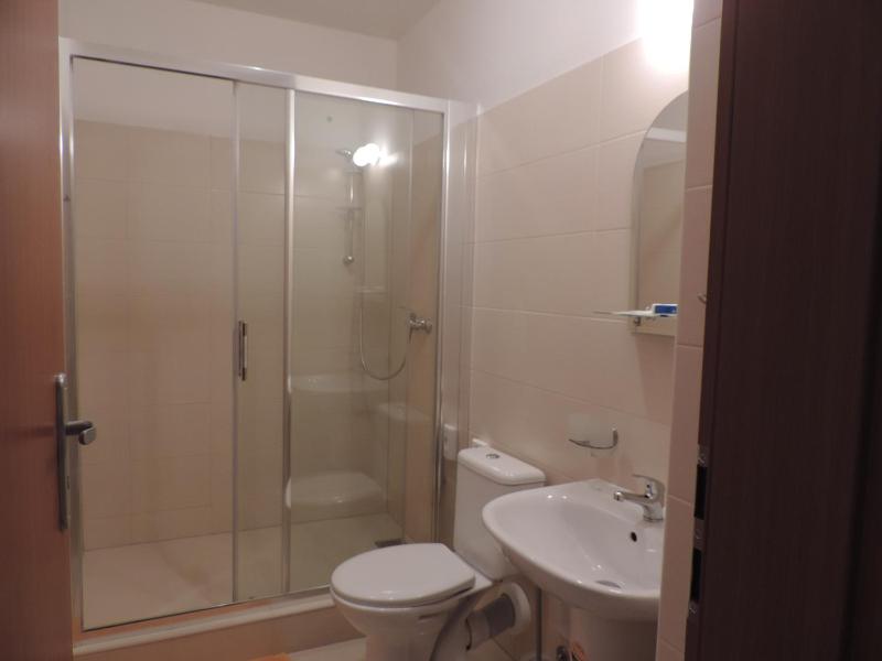 Classic Double Room image 3