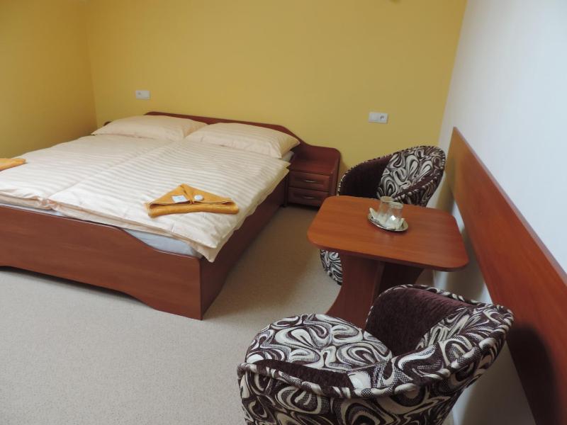Classic Double Room image 1