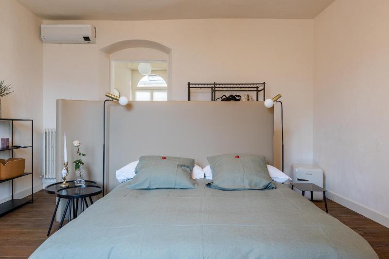 Deluxe Double Room image 4
