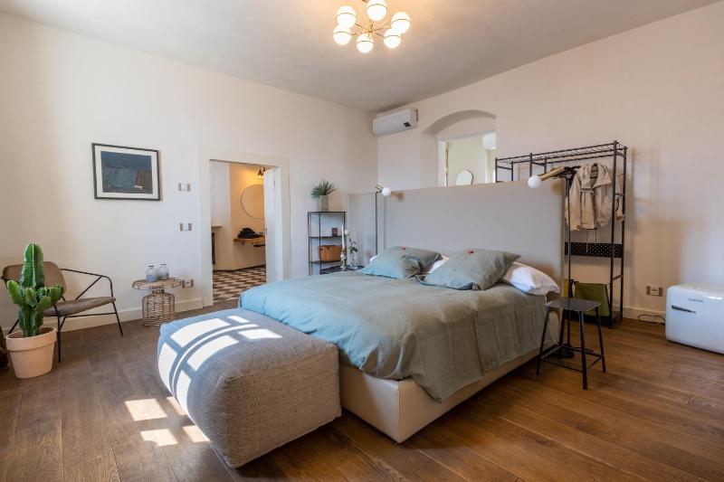 Deluxe Double Room image 1