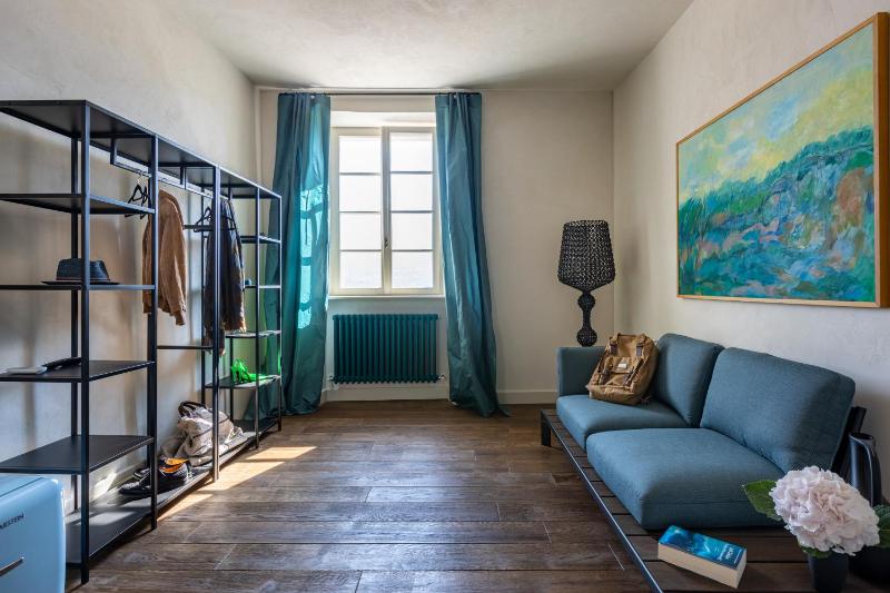 Deluxe Double Room with Bath image 2