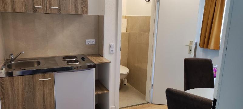 Double Room image 4