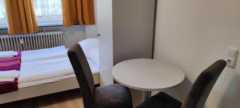 Double Room image 3