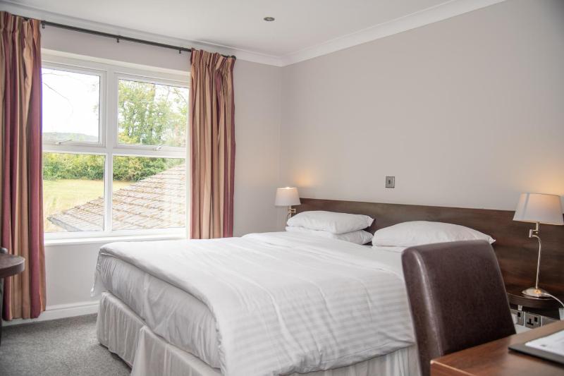 Standard Double Room image 3