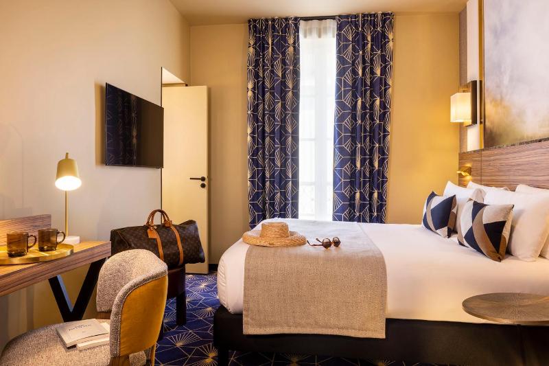 Superior Double Room image 3