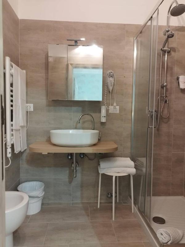 Single Room image 2