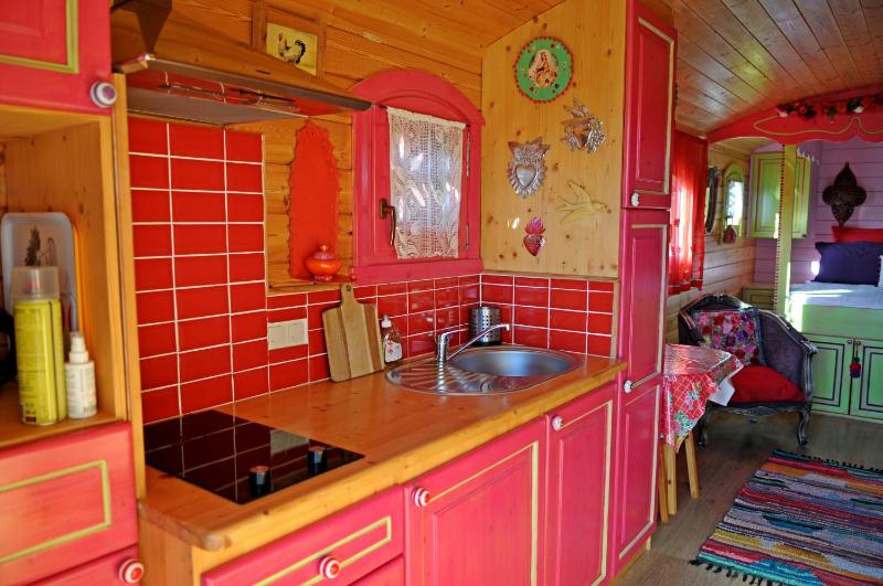 Family Room image 3