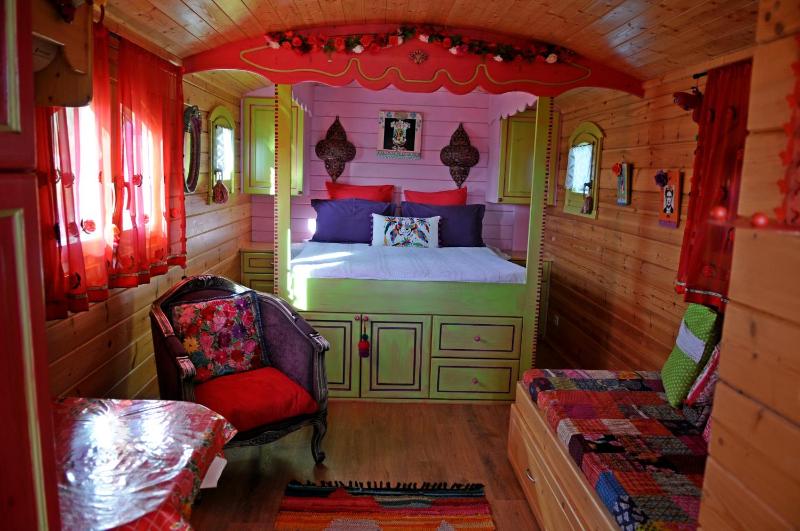 Family Room image 4