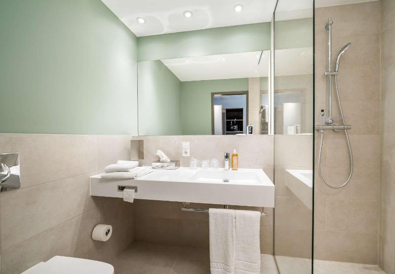 Classic Triple Room image 2