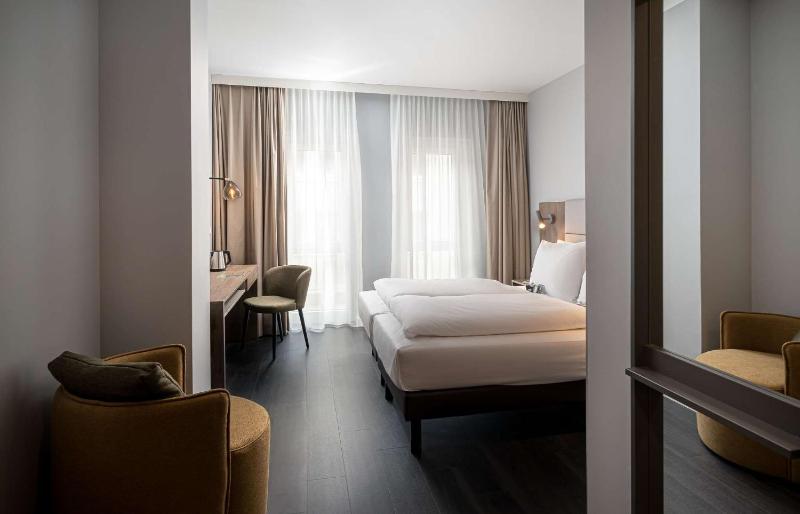 Standard Double Room image 1