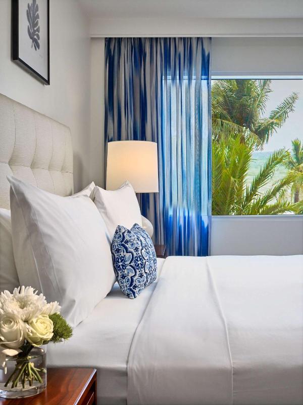 Deluxe Two Doubles with Ocean View image 1