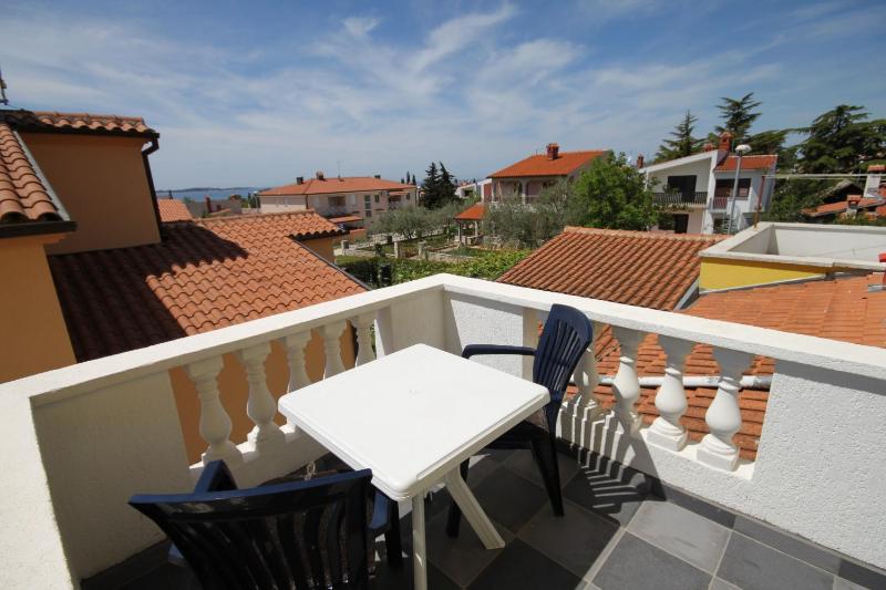 Double Room with Balcony and Sea View image 3
