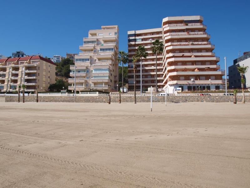 ApartUP La Concha Beachfront I - image 4