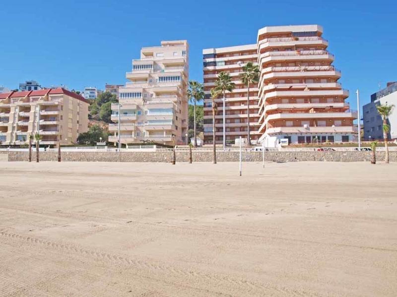 ApartUP Spectacular Beach View - image 12