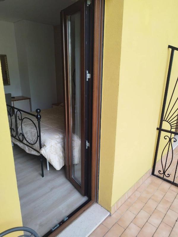 Double Room with Balcony image 2