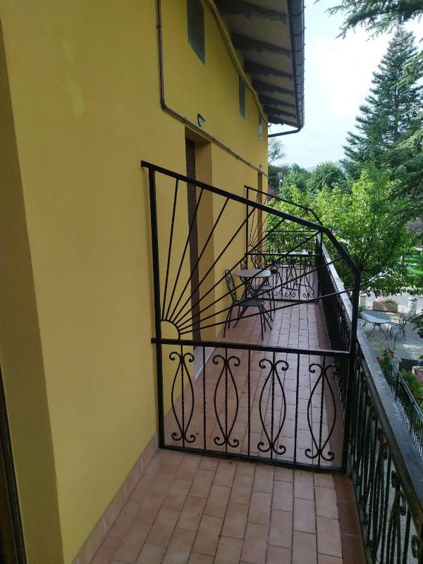 Double Room with Balcony image 3